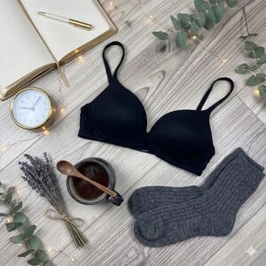 Victoria’s Secret Body by Victoria Black Wireless Bra 36C Smooth T-Shirt Bra